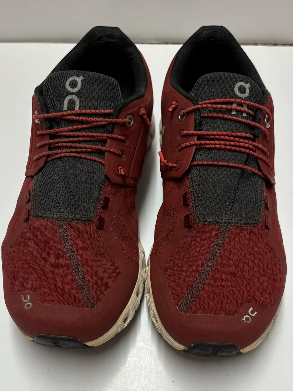 On Cloud Red and Black Athletic Tennis Running Shoes Burgundy Wine Sz 9.5